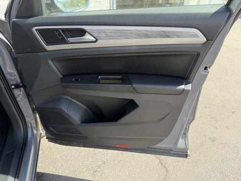 Used 2020 Volkswagen Atlas Cross Sport SE AWD/4WD image 34