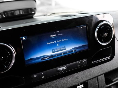 Used 2025 Mercedes-Benz Sprinter 2500 w/ Dashboard Charging Package image 27