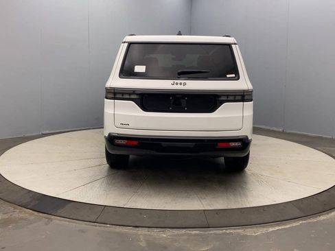 New 2026 Jeep Grand Wagoneer Limited AWD/4WD image 4