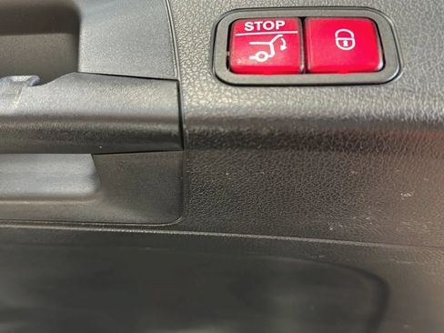 Used 2021 Mercedes-Benz GLB 250 4MATIC image 15
