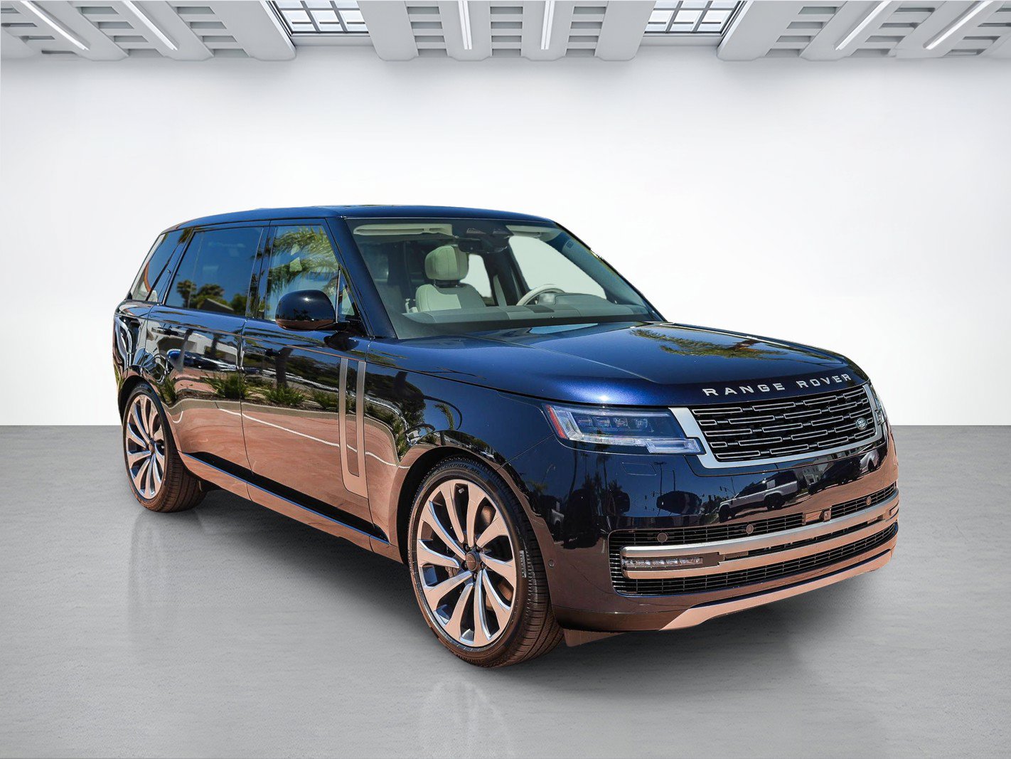 New 2026 Land Rover Range Rover Long Wheelbase SE AWD/4WD image 3