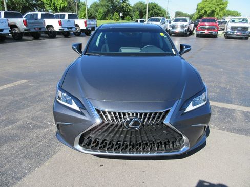 Used 2025 Lexus ES 350 w/ Premium Package FWD image 11