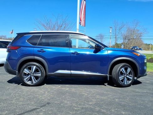 Certified 2022 Nissan Rogue SL w/ SL Premium Package AWD/4WD image 2