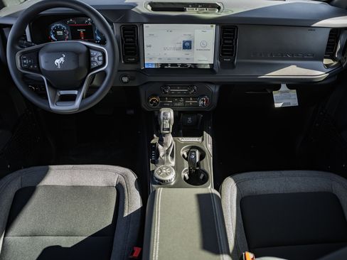 New 2025 Ford Bronco 4-Door image 19