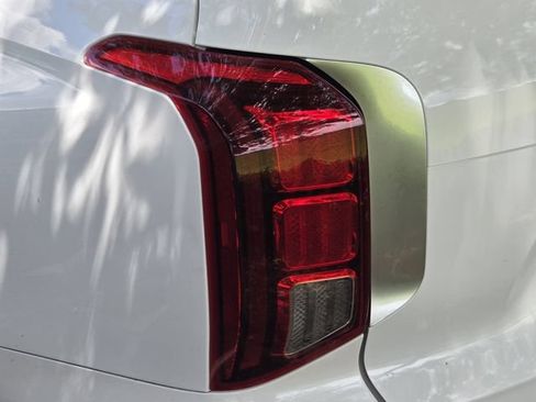 Used 2024 Hyundai Palisade Limited FWD image 8