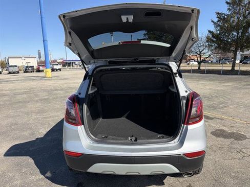 Used 2022 Buick Encore Preferred w/ Safety Package image 41