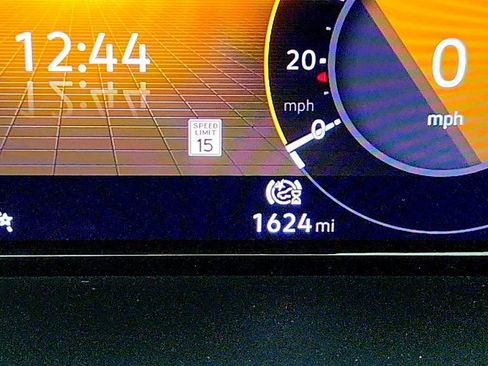 Used 2024 Volkswagen Atlas SEL Premium R-Line image 16