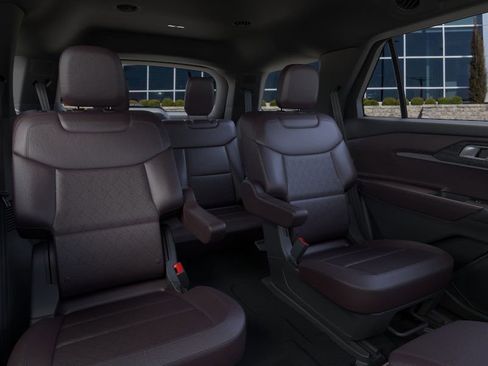 New 2026 Ford Explorer Platinum image 11