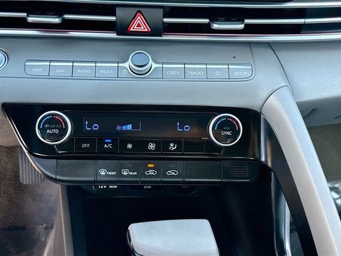 Certified 2024 Hyundai Elantra SEL FWD image 15