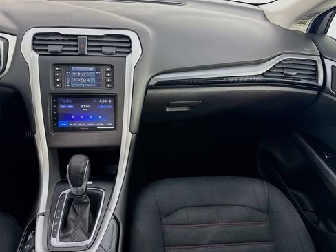 Used 2016 Ford Fusion SE FWD image 23