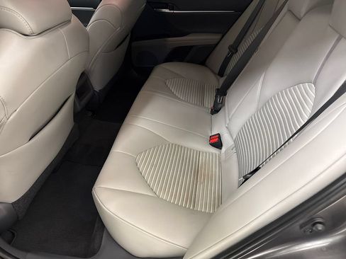 Used 2019 Toyota Camry SE FWD image 15