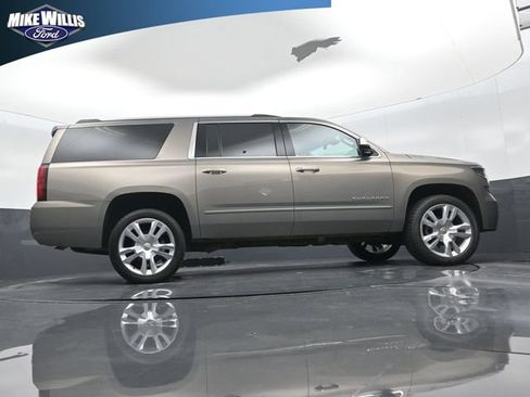 Used 2019 Chevrolet Suburban Premier RWD image 24