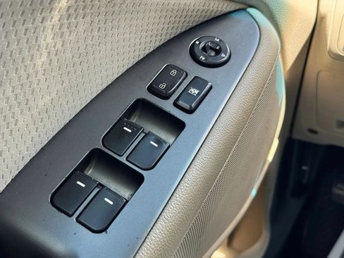 Used 2012 Kia Optima LX FWD image 25