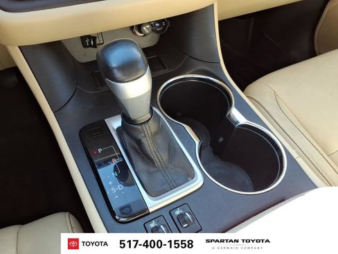 Used 2015 Toyota Highlander XLE FWD image 22