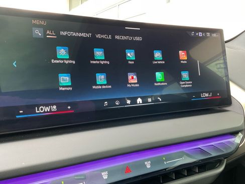 Certified 2025 BMW X3 xDrive30i w/ Premium Package image 18