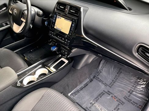 Used 2016 Toyota Prius Three w/ Preferred Accessory Package image 18