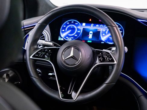 Certified 2023 Mercedes-Benz EQS 580 4MATIC SUV image 11