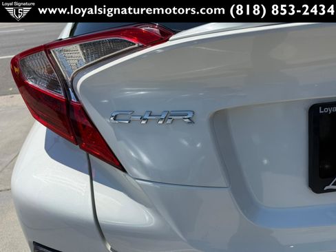 Used 2019 Toyota C-HR LE FWD image 8