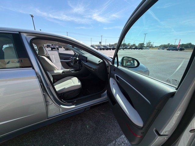 Used 2024 Hyundai Sonata SEL w/ Convenience Package FWD image 21
