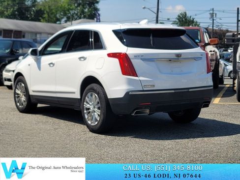 Used 2018 Cadillac XT5 Luxury w/ Driver Awareness Package FWD image 4