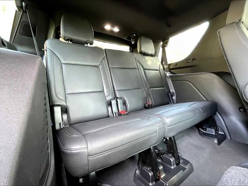 Used 2021 Chevrolet Tahoe LT w/ Luxury Package RWD image 27