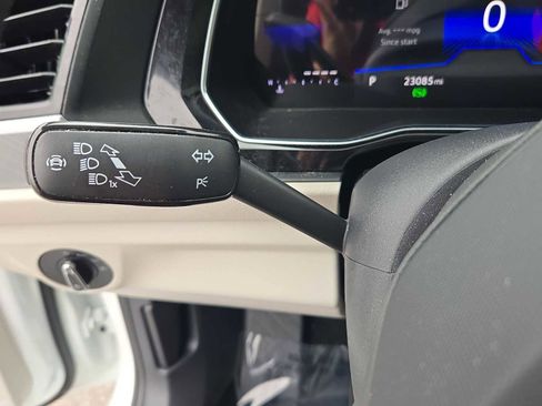 Used 2023 Volkswagen Jetta SE w/ Panoramic Sunroof Package image 25