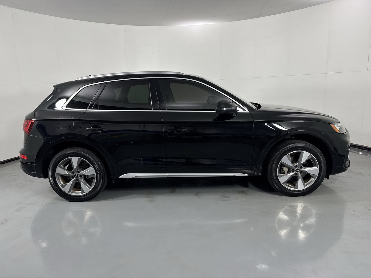 Used 2023 Audi Q5 2.0T Premium w/ Convenience Package AWD/4WD image 37