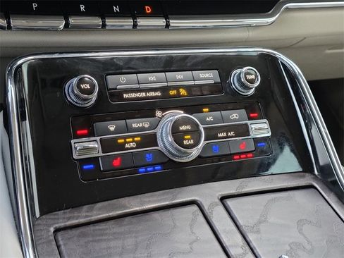 Used 2021 Lincoln Navigator Reserve w/ Luxury Package image 30