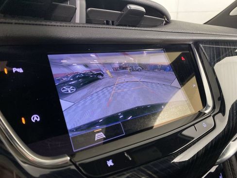 Used 2025 Cadillac XT6 Premium Luxury image 16