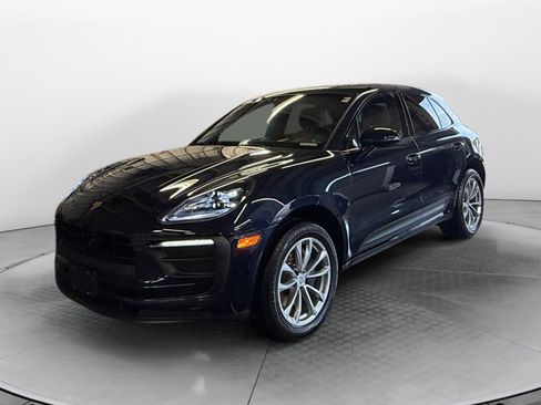 Used 2022 Porsche Macan AWD/4WD image 3