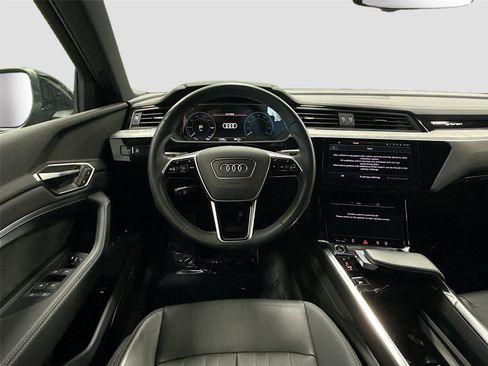 Certified 2024 Audi Q8 e-tron Premium Plus w/ Premium Plus Package AWD/4WD image 11