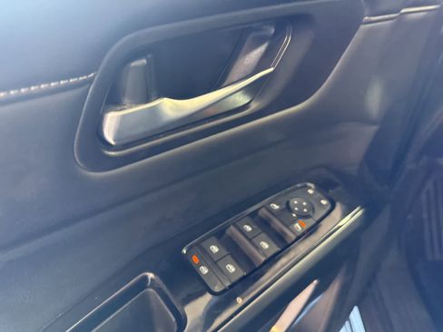 Used 2024 Nissan Pathfinder SL w/ SL Premium Package FWD image 20