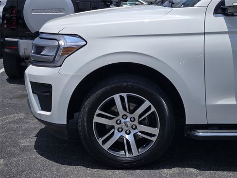 Used 2023 Ford Expedition XLT RWD image 9