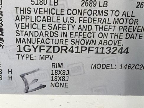 Used 2023 Cadillac XT4 Premium Luxury w/ Technology Package AWD/4WD image 34