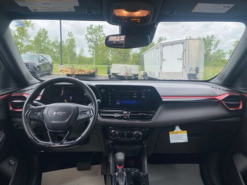 Used 2024 Chevrolet TrailBlazer RS w/ Convenience Package AWD/4WD image 23