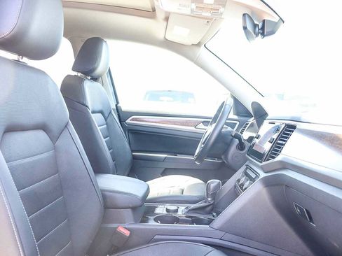 Used 2018 Volkswagen Atlas SEL Premium image 17