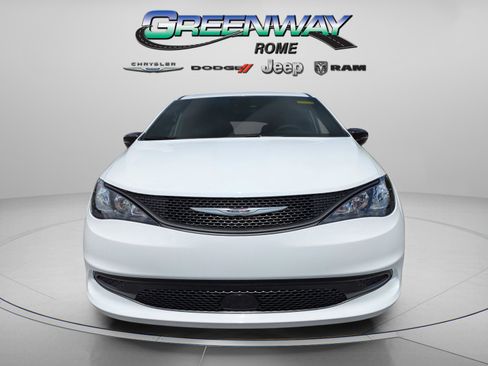 New 2026 Chrysler Voyager LX image 3