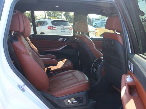 Used 2022 BMW ALPINA XB7 image 31