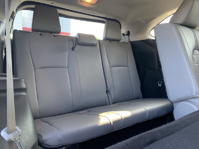 Used 2025 Toyota Highlander XLE FWD image 37