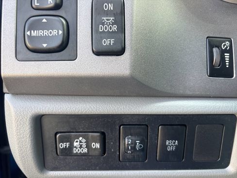 Used 2010 Toyota Tundra 4x4 Double Cab image 38