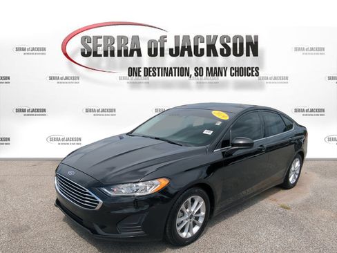 Used 2019 Ford Fusion SE FWD image 4