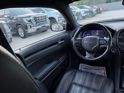 Used 2019 Chrysler 300 S RWD image 19