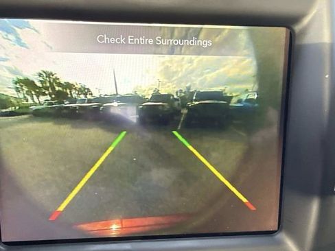 Used 2023 Chrysler 300 C image 28