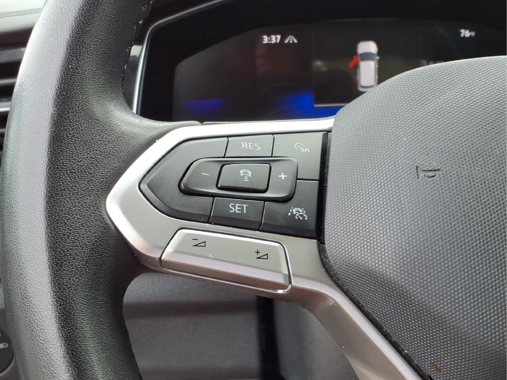 Used 2025 Volkswagen Jetta SE FWD image 11