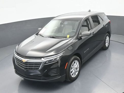 Used 2023 Chevrolet Equinox LS FWD image 44