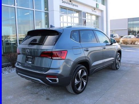 Used 2024 Volkswagen Taos SE image 6