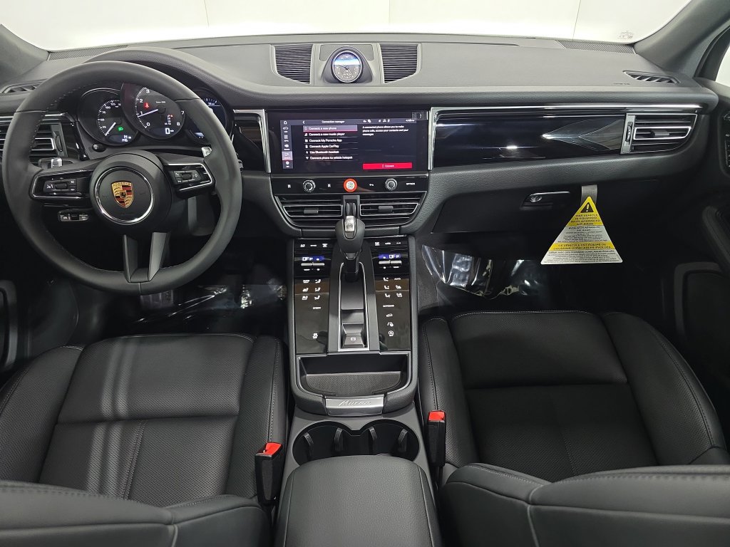 Certified 2026 Porsche Macan AWD/4WD image 13