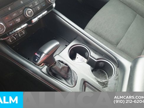 Used 2023 Dodge Durango GT image 12