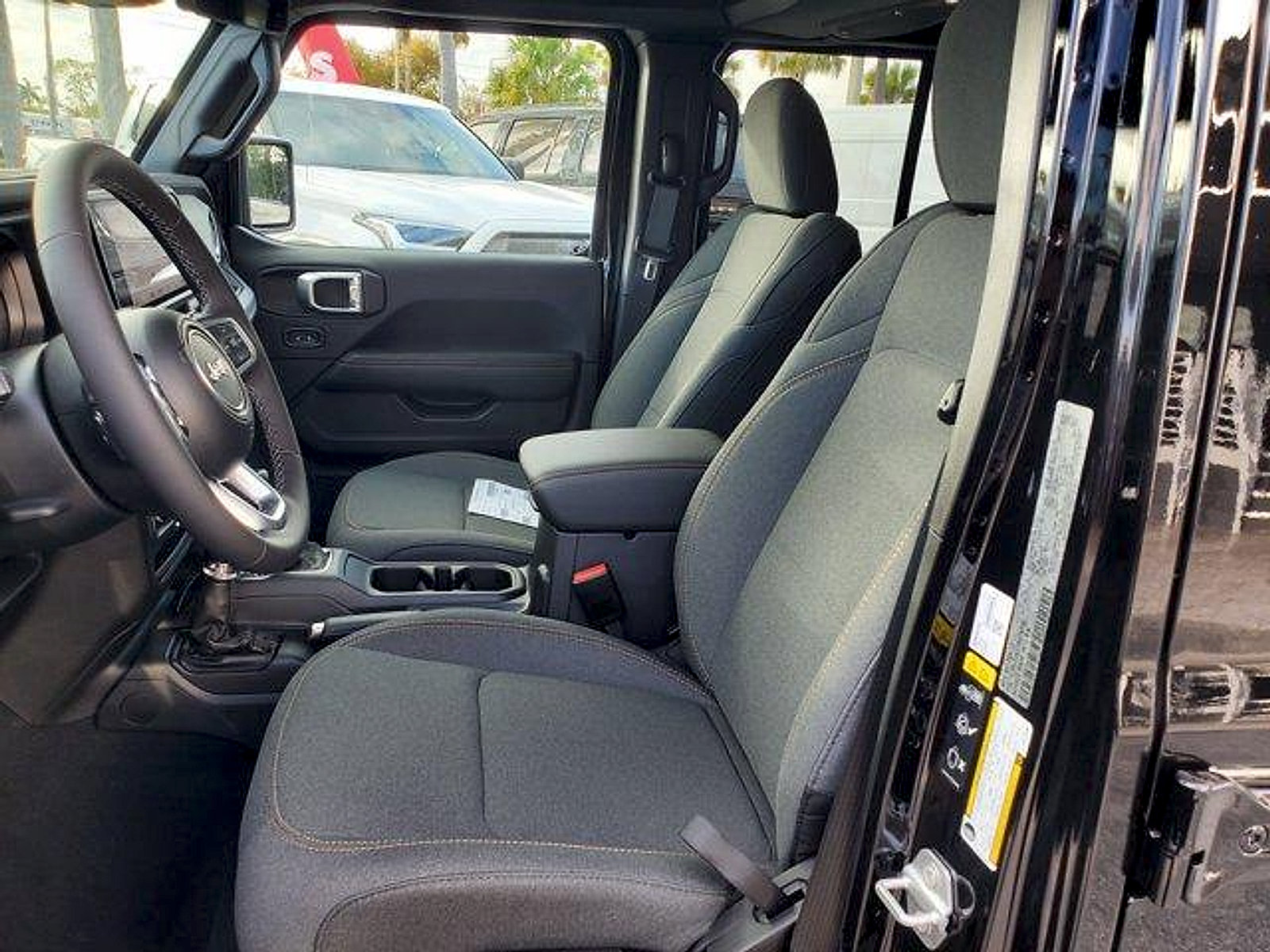 New 2026 Jeep Wrangler Unlimited Sahara w/ Technology Group AWD/4WD image 11