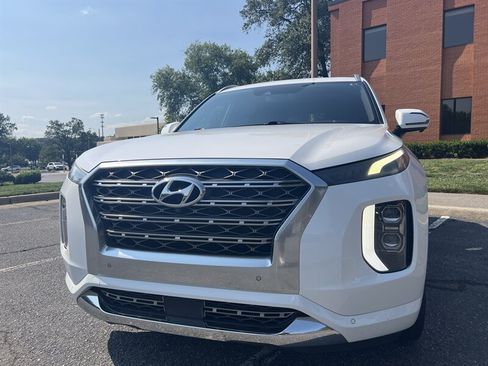 Used 2020 Hyundai Palisade Limited FWD image 2